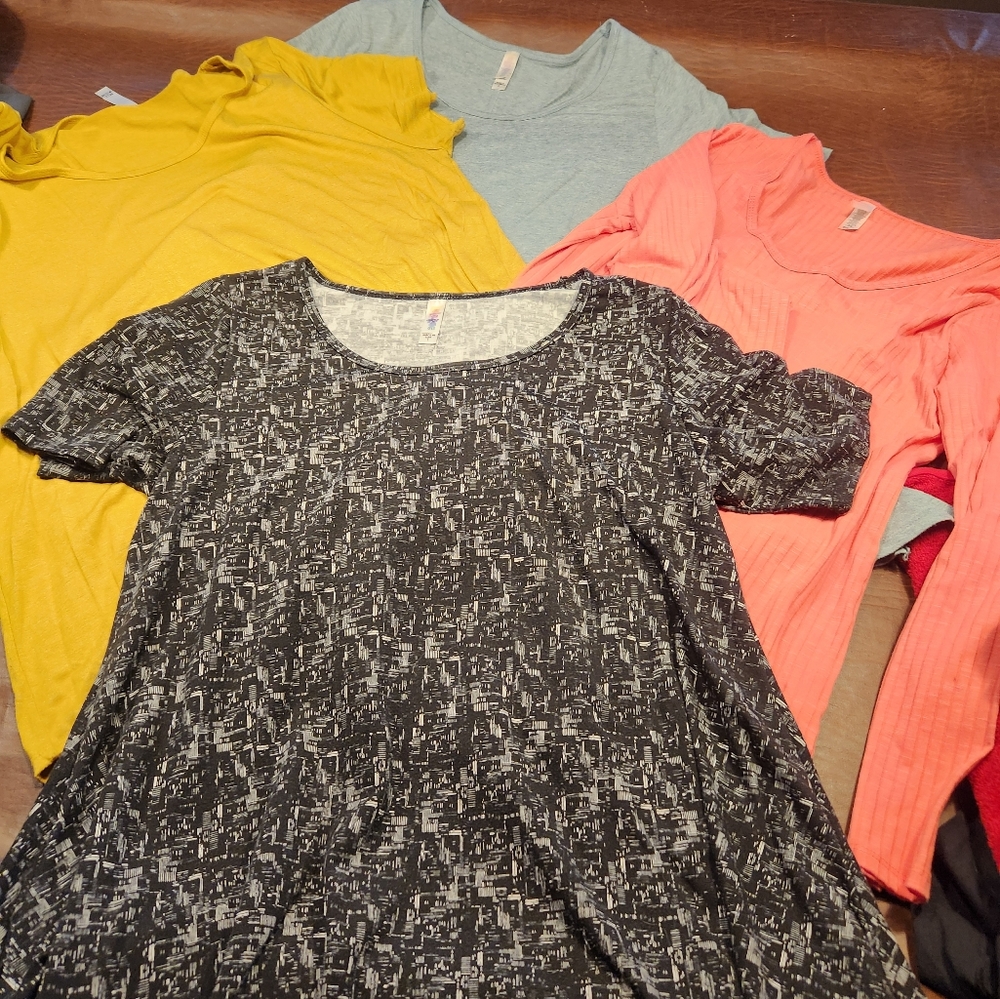 Lularoe tops
